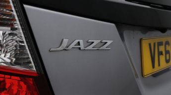 Honda Jazz I-MMD EX
