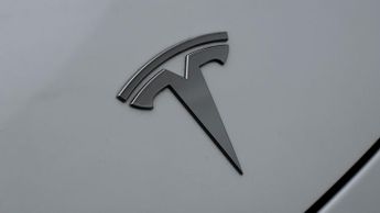 Tesla Model Y BASE