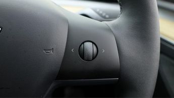 Tesla Model Y BASE