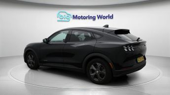 Ford Mustang Mach-E BASE