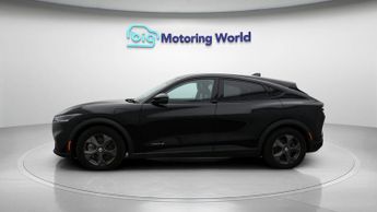 Ford Mustang Mach-E BASE