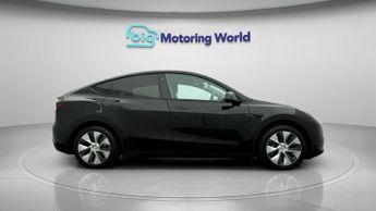 Tesla Model Y BASE