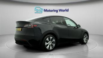 Tesla Model Y BASE