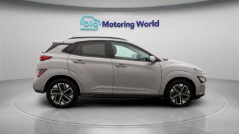 Hyundai KONA PREMIUM