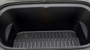 Tesla Model Y BASE