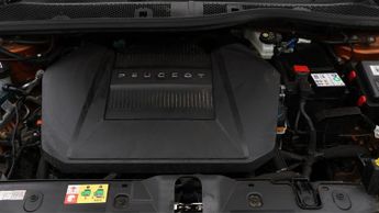 Peugeot E-2008 GT
