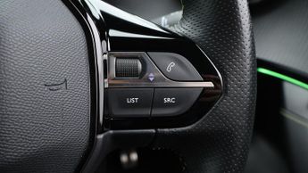 Peugeot E-2008 GT