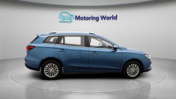 MG MG5 EXCLUSIVE