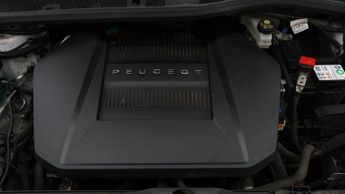Peugeot E-2008 GT PREMIUM