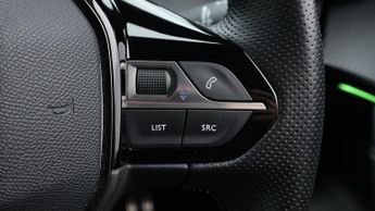 Peugeot E-2008 GT PREMIUM