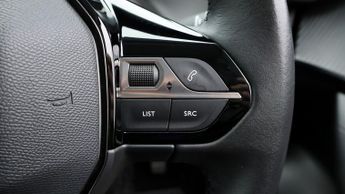 Peugeot E-2008 ALLURE PREMIUM