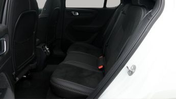 Volvo C40 RECHARGE PRO TWIN AWD