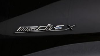Ford Mustang Mach-E BASE