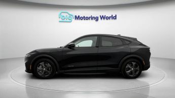 Ford Mustang Mach-E BASE