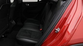 Volvo XC40 T4 R-DESIGN PRO AWD
