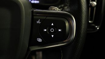 Volvo XC40 T4 R-DESIGN PRO AWD