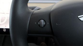 Tesla Model Y BASE