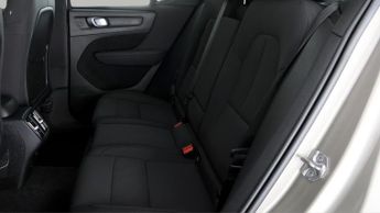 Volvo XC40 T3 MOMENTUM