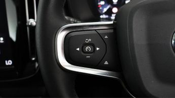 Volvo XC40 T3 MOMENTUM