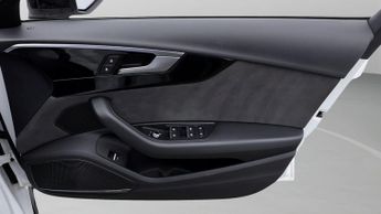 Audi A4 Avant AVANT TFSI S LINE BLACK EDITION