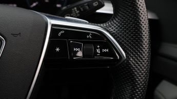 Audi e-tron QUATTRO S LINE