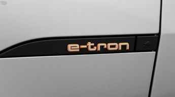 Audi e-tron QUATTRO BLACK EDITION