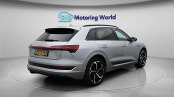 Audi e-tron QUATTRO BLACK EDITION