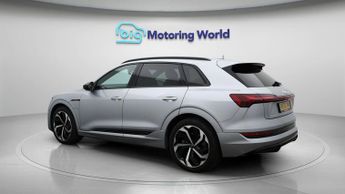 Audi e-tron QUATTRO BLACK EDITION