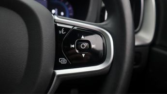 Volvo XC60 B5 R-DESIGN AWD