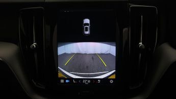 Volvo XC60 B5 R-DESIGN AWD