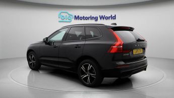 Volvo XC60 B5 R-DESIGN AWD