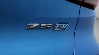 MG MG ZS TROPHY CONNECT
