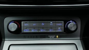 Hyundai KONA PREMIUM SE