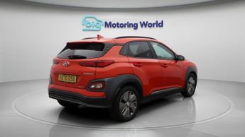 Hyundai KONA PREMIUM SE