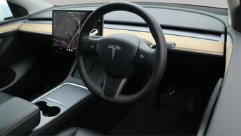 Tesla Model Y LONG RANGE AWD