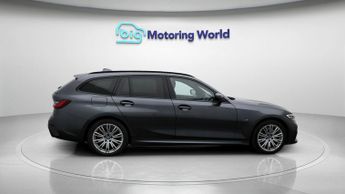 BMW 3 Series 330E M SPORT