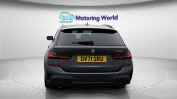 BMW 3 Series 330E M SPORT