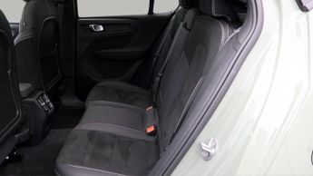 Volvo C40 RECHARGE PRO TWIN AWD