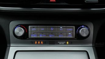 Hyundai KONA PREMIUM