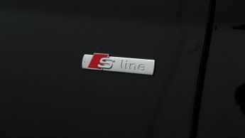 Audi Q5 TFSI E S LINE QUATTRO