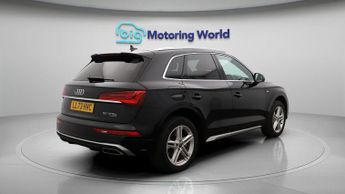 Audi Q5 TFSI E S LINE QUATTRO