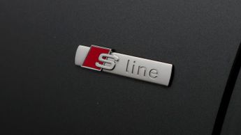 Audi A4 TFSI S LINE BLACK EDITION