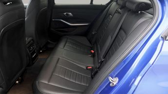 BMW 3 Series 330E M SPORT