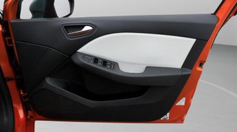 Renault Clio TECHNO E-TECH