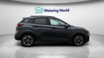 Hyundai KONA PREMIUM