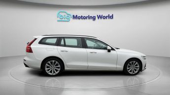 Volvo V60 B3 MOMENTUM