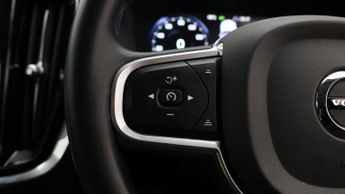 Volvo V60 B3 MOMENTUM