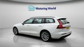 Volvo V60 B3 MOMENTUM