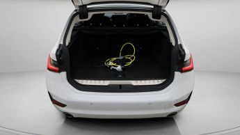 BMW 3 Series 330E SE PRO