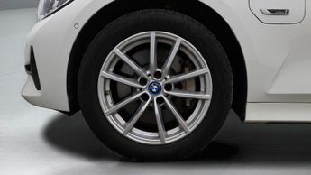 BMW 3 Series 330E SE PRO